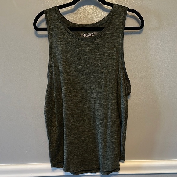 Mudd Green Sleeveless Relaxed Tank Top - Picture 1 of 5
